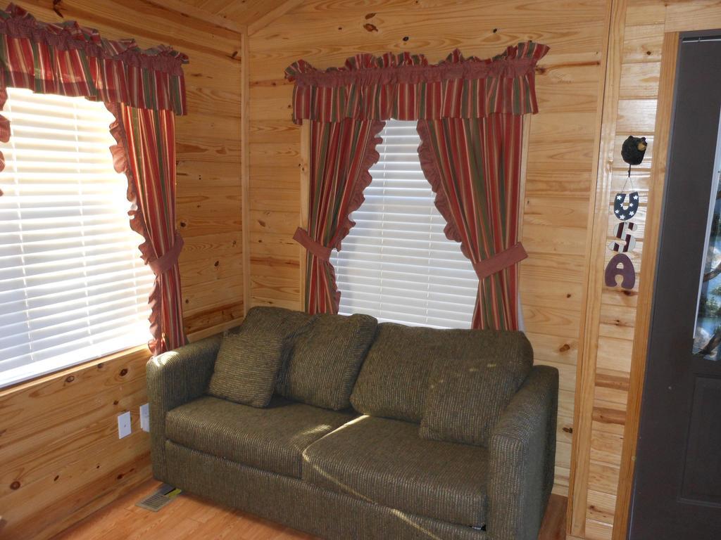 Oakzanita Springs Camping Resort Cabin 1 Descanso Esterno foto