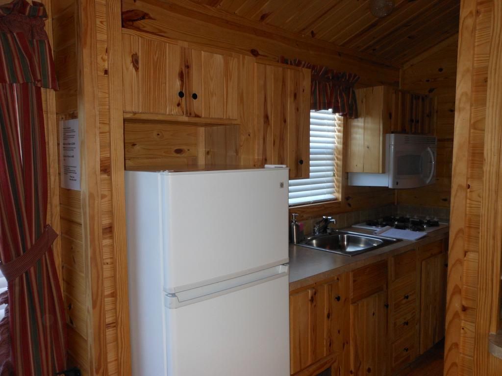 Oakzanita Springs Camping Resort Cabin 1 Descanso Esterno foto