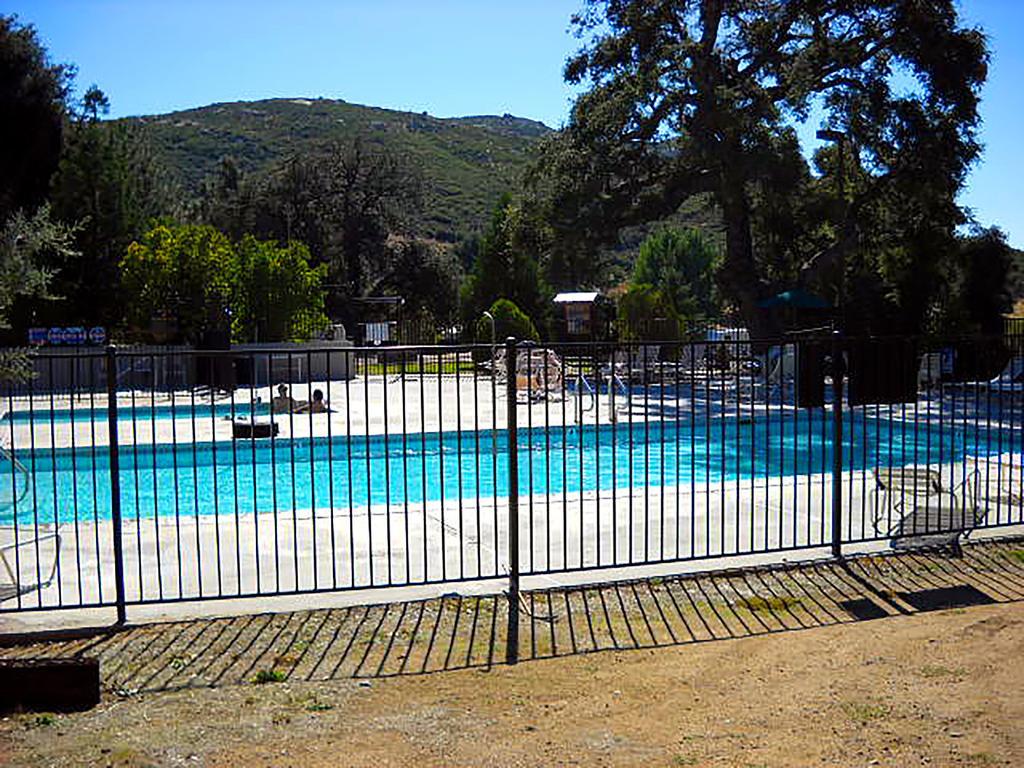 Oakzanita Springs Camping Resort Cabin 1 Descanso Esterno foto